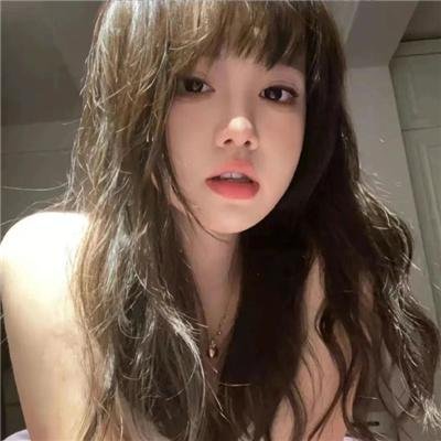 "女毕业生"